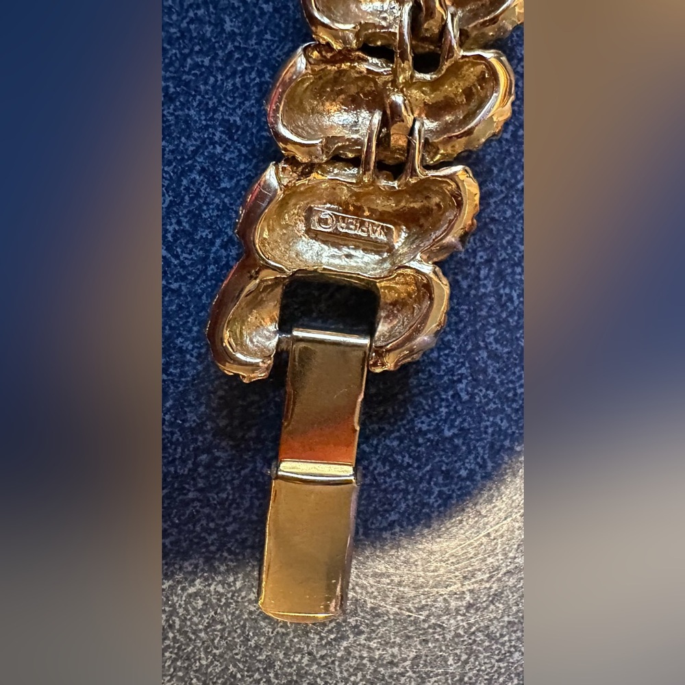 NAPIER Signed  Vintage 1980’s Gold-Tone Textured Link Chunky Necklace Over Clasp - Picture 14 of 17